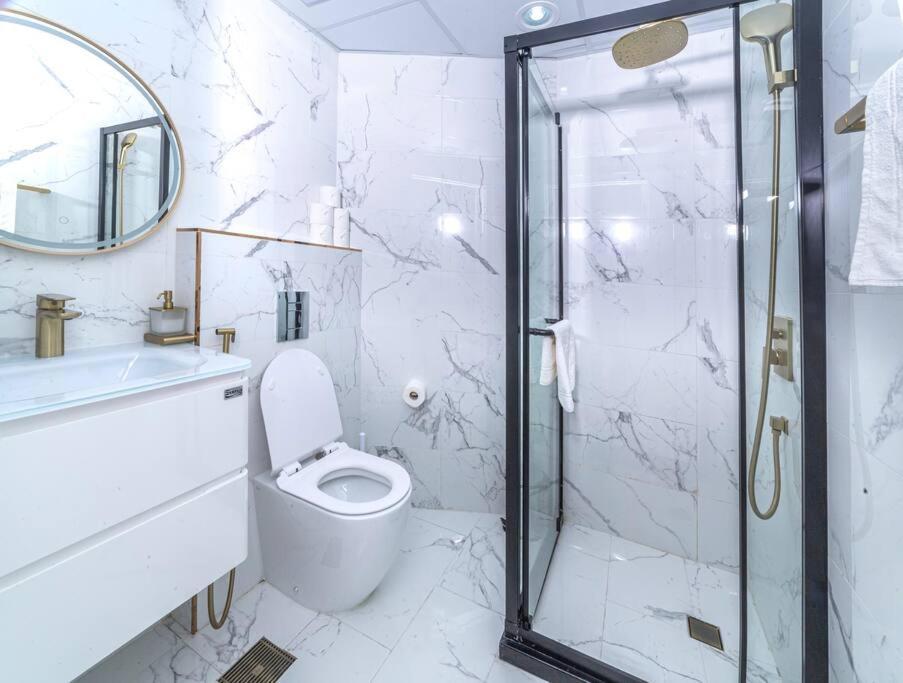 Luxury 2 Bedroom Apartment In Dubai Marina & Jbr Beach Екстер'єр фото